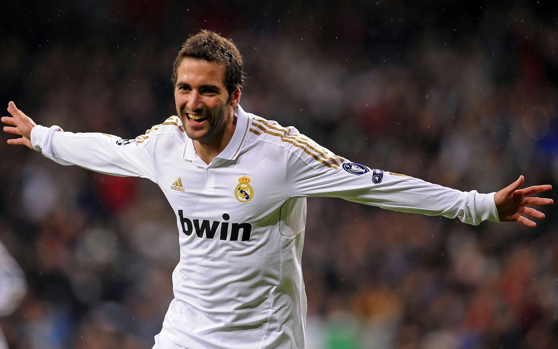 媒体人爆料：传言亚泰外援赛前讨薪，开“不欠薪证明”成难题！