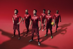 爱游戏电竞同步-23失误！火箭110-121马刺！球员评分：2人完美、3人合格、2人灾难，火箭75-114马刺